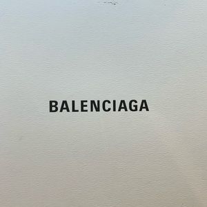 Brand new balenciaga sneakers with receipt